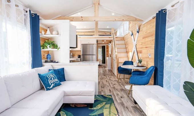 Guntersville Apartment | 8 All Decked Out Luxury Tiny House ~ Private Firepit