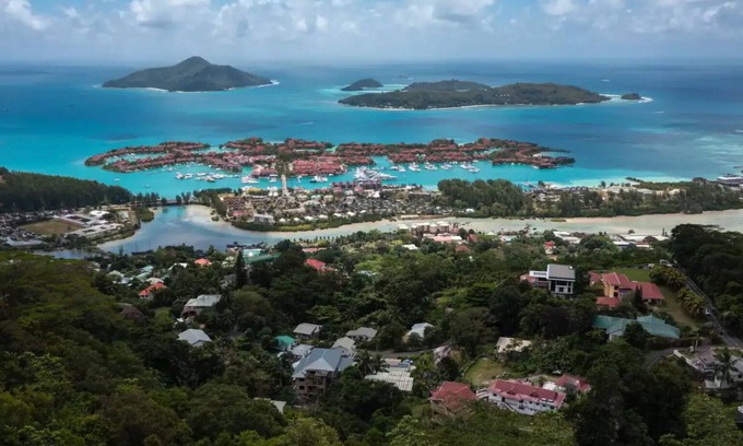 Mahe Island Villa | 8 Bed Villa - 2 Private Pools - CliffHanger Villas