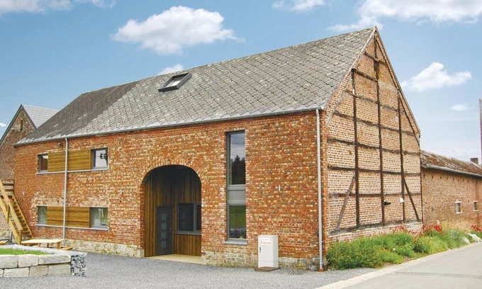 Somme-Leuze House | 8 bedroom accommodation in Somme-Leuze
