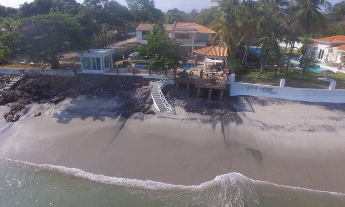 Playa Coronado Villa | 8 BEDROOM BEACH FRONT VILLA IN CORONADO BEACH, PANAMA