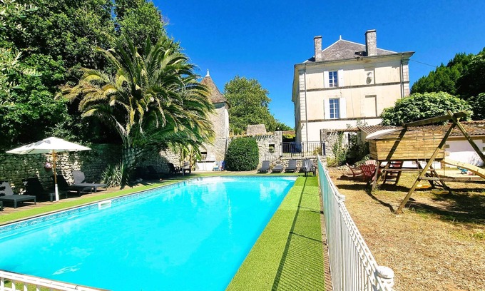 Saint-Just-Luzac Villa | 8 bedroom Chateau with private pool., Chateau De Rochebonne