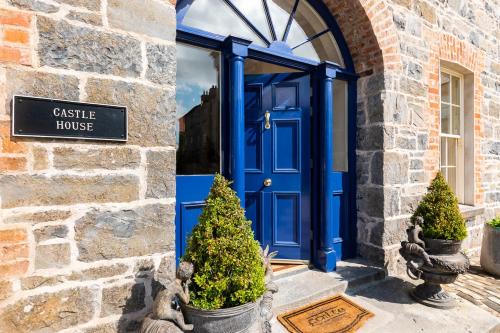 Ennis House | 8 bedroomed house steeped in history