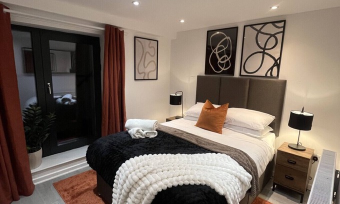 Camden Town Apartment | 8 CM · Premier Central London North Apartment