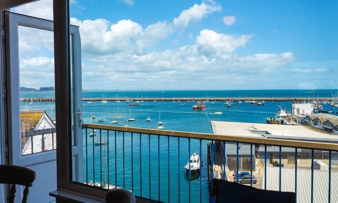Brixham Apartment | 8 Dolphin Court - NEW Listing - sleeps 4 guests in 2 bedrooms