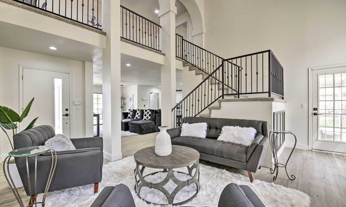 Glendale House | 8 mi to Westgate: Family-Friendly Glendale Home!