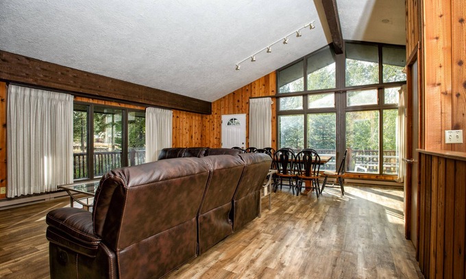 Lazy Acres House | 8 miles from Yellowstone! Fireplace, 2 decks, gas grill, new kitchen!