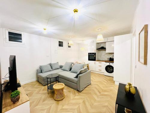 Villejuif Apartment | 8 min from Paris, l'Entre-Vert, park side