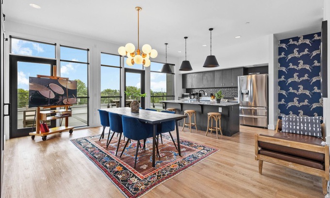 Woodland in Waverly Condo | 8 Min to Broadway-Rooftop Patio w City Views-Walkable