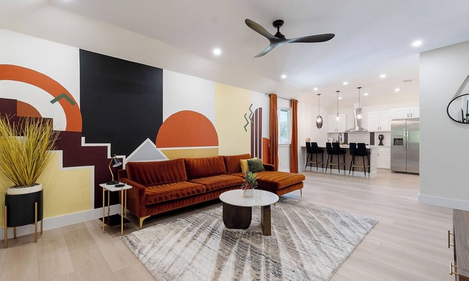 West Dallas Apartment | 8 Minutes From Downtown, Large Deck, Central, Peaceful Retreat