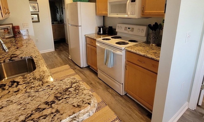 Villages of Five Points Condo | 8 minutes to the beach in the villages of five points first floor condo