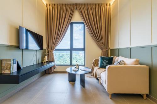 Sungai Penchala Apartment | 8 Mossaz skypool 5mins to 1U and Ikea atEmpire City by Light House