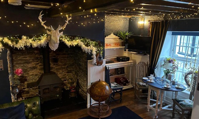 Llangollen House | 8 Opera Suites, Llangollen
