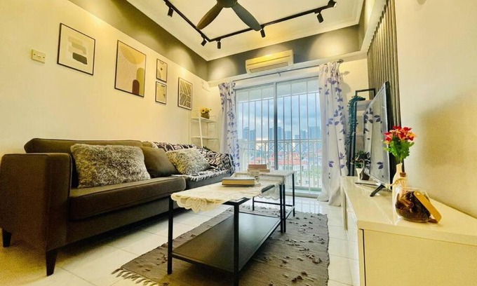 Bukit Jalil Apartment | 8 pax Homestay near Axiata Arena & Pavilion 2