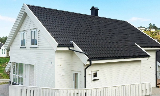 Sveio House | 8 person holiday home in Auklandshamn