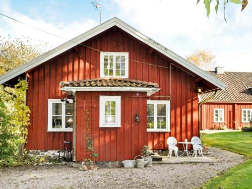 Vastra Tunhem House | 8 person holiday home in Vargön