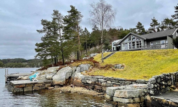 Sveio House | 8 person holiday home in SVEIO
