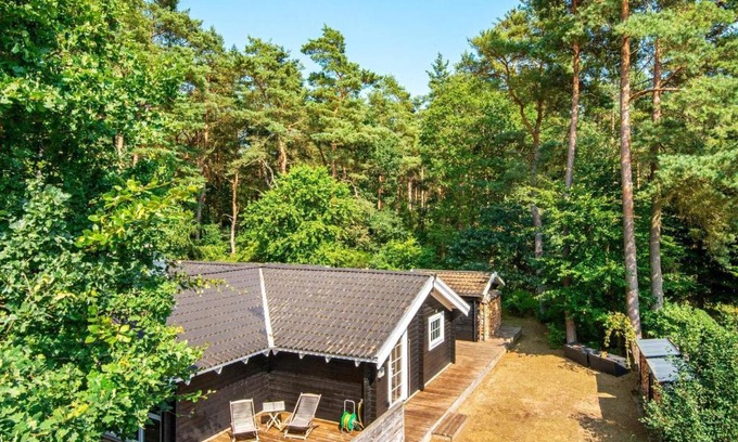 Ronde House | 8 person holiday home in R nde