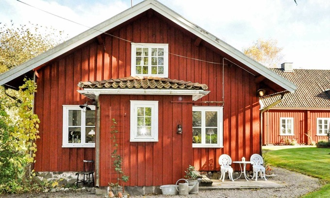 Vastra Tunhem House | 8 person holiday home in Vargön