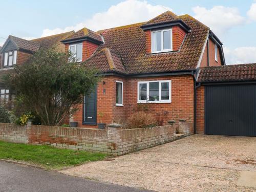 Middleton-on-Sea House | 8 Sea Way