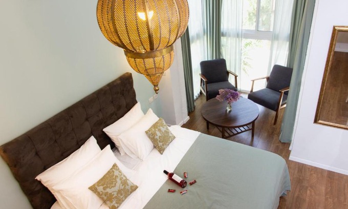 Nachlaot Apartment | "80 JAFFA ST" Down town Main Market "Mahne yehuda" super prime location in jerusalem