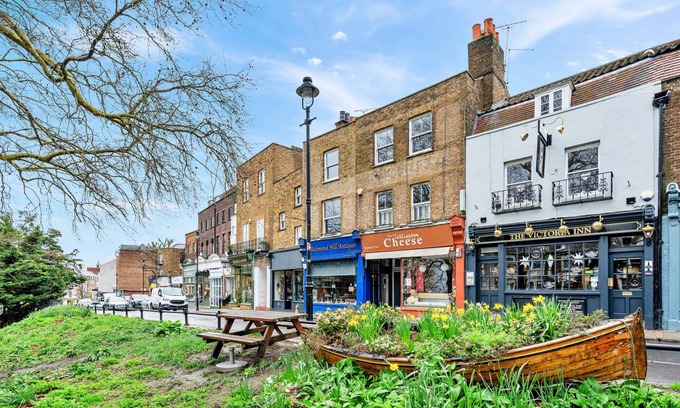 South Richmond Apartment | 80 m² Apartment ∙ 2 bedrooms ∙ 4 guests