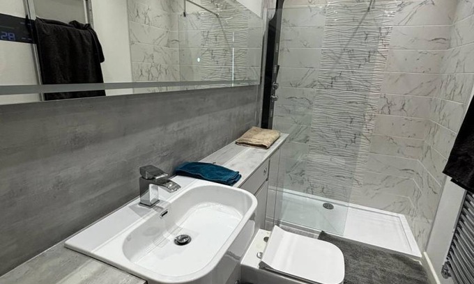 Northfleet Apartment | 80 m² Apartment ∙ 2 bedrooms ∙ 3 guests