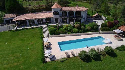 Razac-sur-l'Isle Bed & Breakfast | 80 m² Bed and breakfast ∙ 2 bedrooms ∙ 5 guests