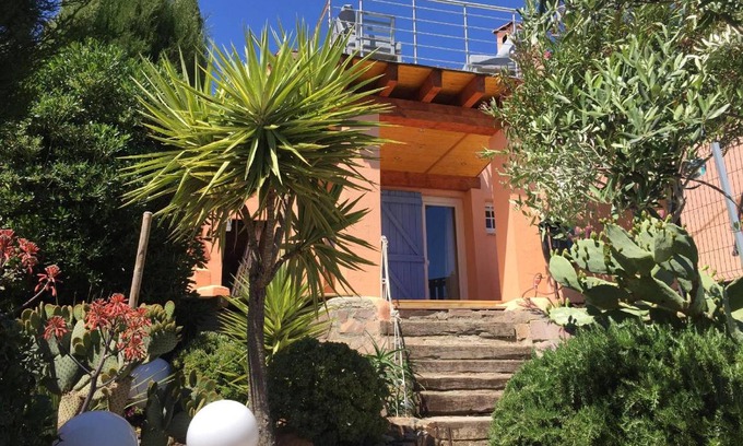 La Bouverie House | 80 m² House ∙ 2 bedrooms ∙ 4 guests