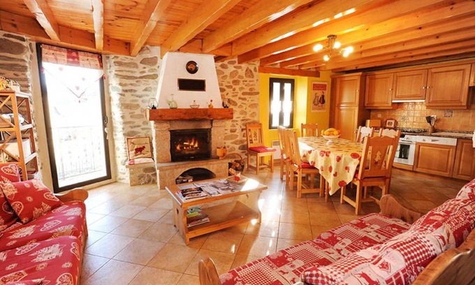 Formigueres House | 80 m² Gîte ∙ 3 bedrooms ∙ 6 guests