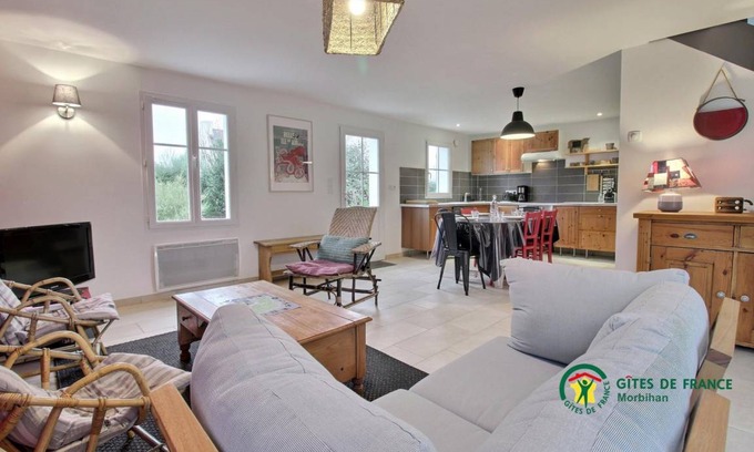 Locmaria House | 80 m² Gîte ∙ 3 bedrooms ∙ 5 guests