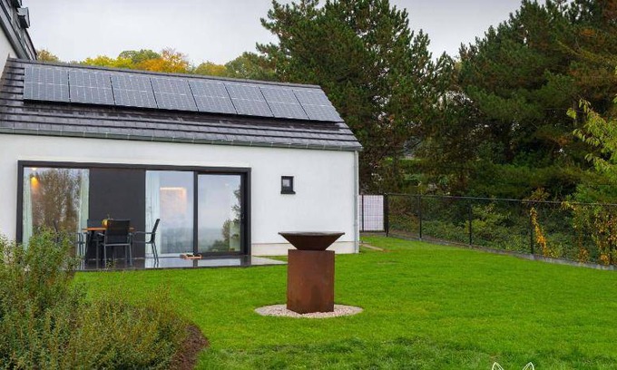 Orroir House | 80 m² House ∙ 2 bedrooms ∙ 4 guests