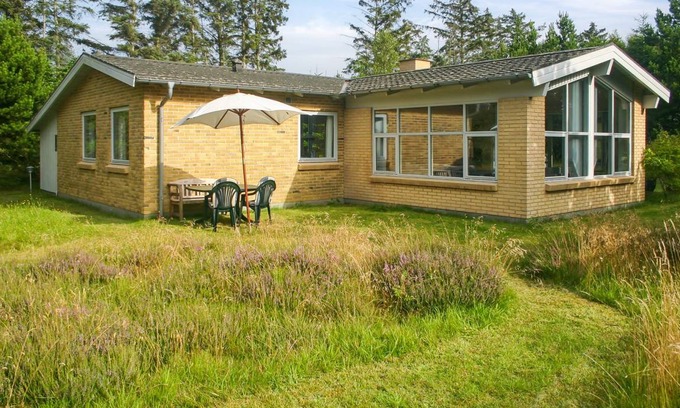 Torup Strand House | 80 m² House ∙ 2 bedrooms ∙ 3 guests