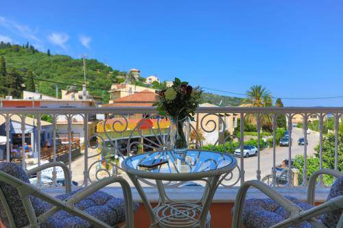 Kassiopi House | 80 m² House ∙ 2 bedrooms ∙ 4 guests
