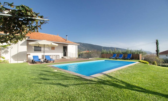 Carreco House | 80 m² House ∙ 2 bedrooms ∙ 6 guests