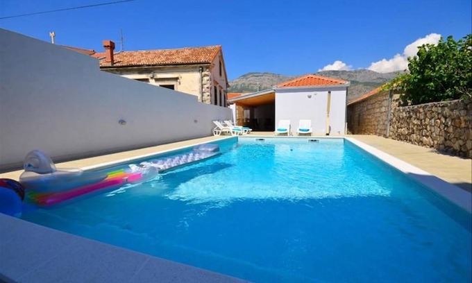 Gruda House | 80 m² House ∙ 3 bedrooms ∙ 6 guests