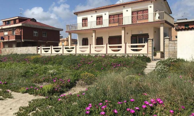 Torvaianica Villa | 80 m² Villa ∙ 1 bedroom ∙ 5 guests