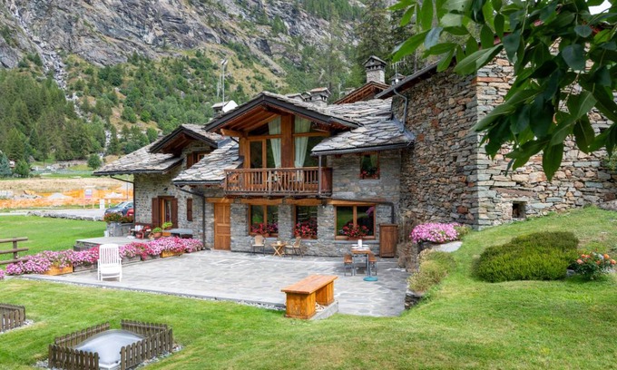 Arvier Villa | 80 m² Villa ∙ 2 bedrooms ∙ 4 guests