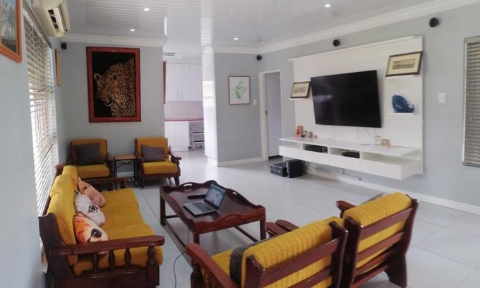 Durbanville Apartment | 80 on Goedemoed Rd