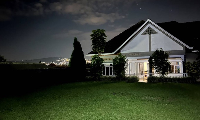 Kigali House | 800 m² House ∙ 4 bedrooms ∙ 7 guests