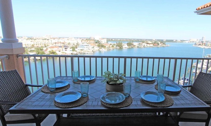 Clearwater Beach House | 806 Harborview Grande