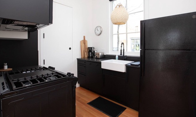 Buena Vista Apartment | 806 Swift - Unit B