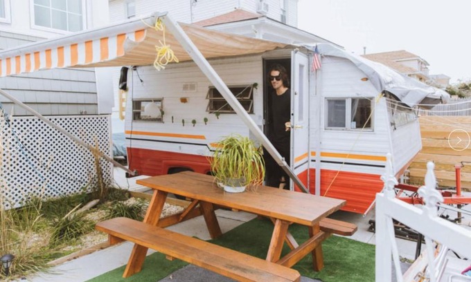 Queens Ski Chalet | 80s Surf Camper in Rockaway Beach