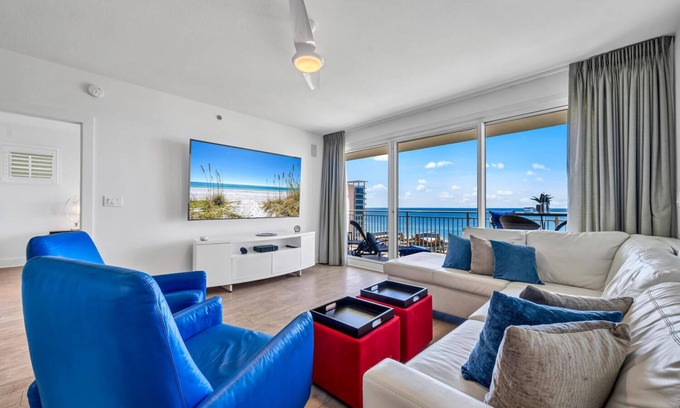 Fort Walton Beach - Destin Condo | 814 | Gorgeous! 2 King Beds + Resort + Beach Grill & Bar!