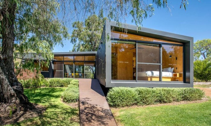 Quindalup House | 82 Degrees I Private Properties