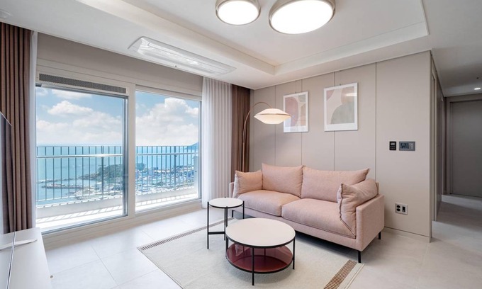 Busan Apartment | 82 m² Apartment ∙ 3 bedrooms ∙ 6 guests