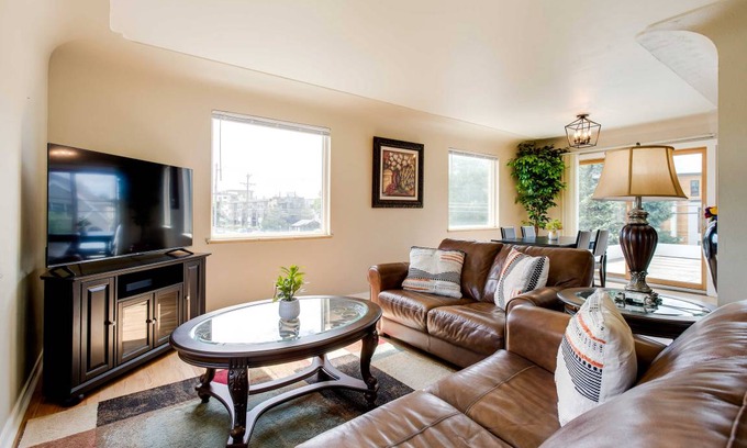 Cherry Creek Apartment | 82 m² Apartment ∙ 2 bedrooms ∙ 4 guests