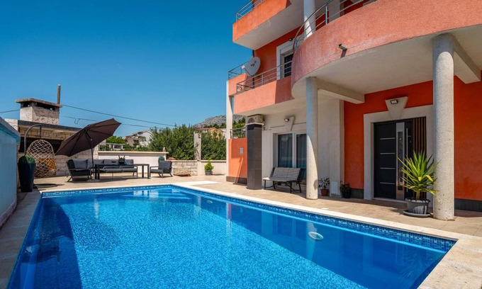 Solin Apartment | 82 m² Apartment ∙ 3 bedrooms ∙ 8 guests