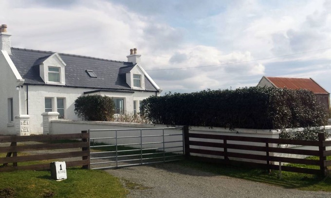 Caroy House | 82 m² House ∙ 1 bedroom ∙ 6 guests