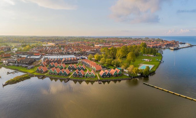 Volendam Apartment | 83 m² Apartment ∙ 2 bedrooms ∙ 4 guests