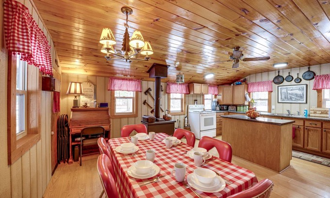Irons Cottage | 83 m² Cabin ∙ 2 bedrooms ∙ 10 guests
